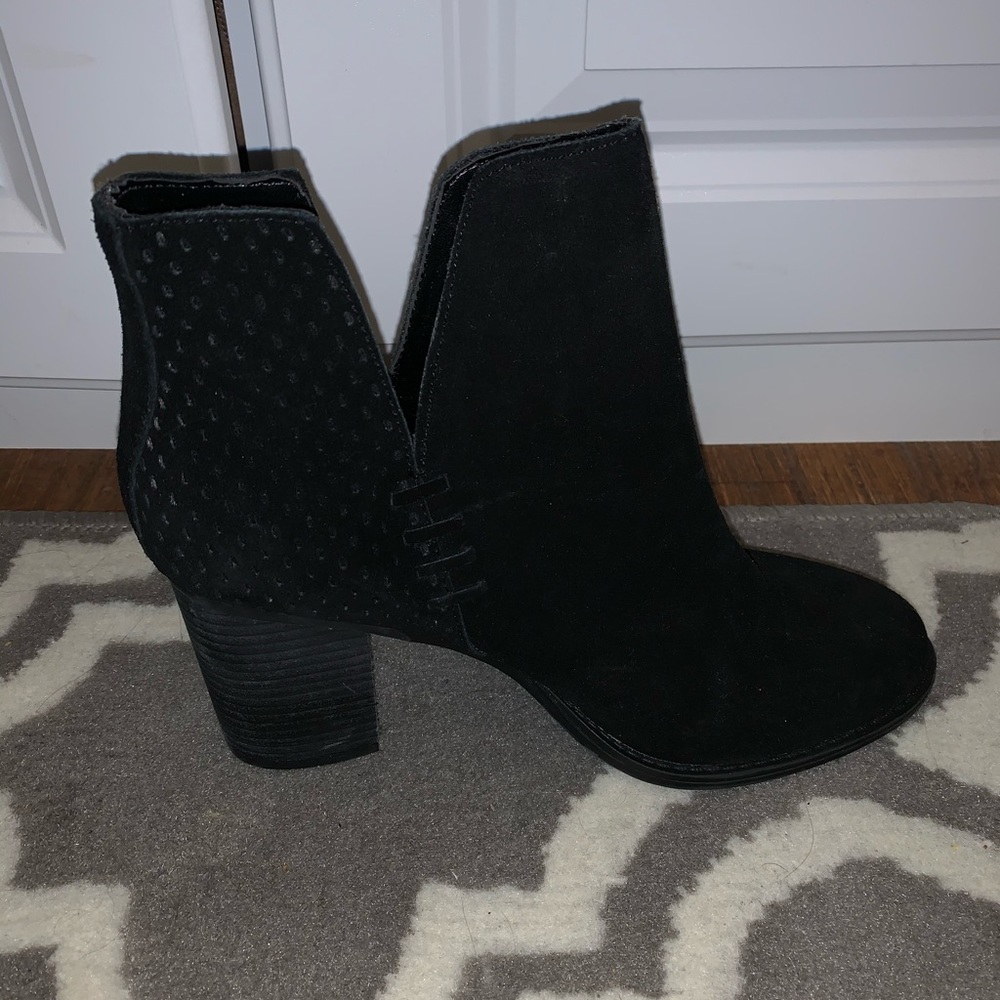 Steve Madden black booties
